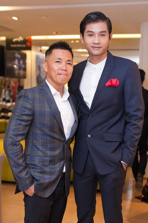 Là một trong hai đại diện chính thức của show “Đa sắc” cùng với Á hậu Trương Thị May, nam người mẫu Đinh Minh Quân cho biết anh rất hạnh phúc khi trở thành đại diện của show thời trang lần này. “Quân rất mong chương trình sẽ thành công và tạo được nhiều tiếng vang đồng thời thông qua việc đấu giá sẽ giúp được nhiều người”, giải bạc Siêu mẫu Việt Nam 2012 chia sẻ.