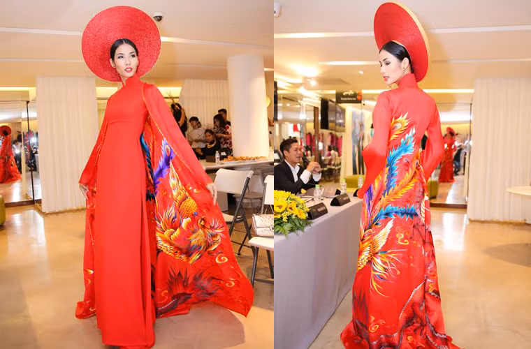 Tham gia chương trình lần này có sự quy tụ của những gương mặt hoa hậu, người đẹp và người mẫu hàng đầu Việt Nam. Chương trình sẽ lần lượt giới thiệu 4 bộ sưu tập áo dài mang đầy đủ ý nghĩa, phản ánh sức sống, vẻ đẹp dịu dàng xen chút quý phái của người phụ nữ Việt, hứa hẹn sẽ là đêm trình diễn ấn tượng nhất năm nay.