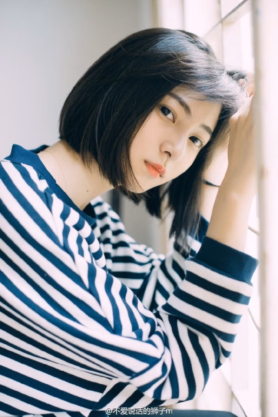 Ánh mắt trong veo của cô khiến bao chàng trai "thầm thương trộm nhớ".