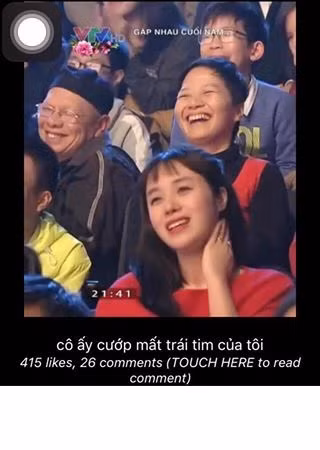 Và cũng nhờ đi xem Táo quân 2017, vô tình được máy quay ghi hình và xuất hiện trên màn ảnh nhỏ chỉ vài giây ngắn ngủi, một cô giáo hot girl xinh đẹp ở Hà Nội đã khiến nhiều người quen, bạn bè, học sinh của cô và vô số cư dân mạng thích thú. Với dung mạo xinh đẹp, nụ cười tươi rạng rỡ và sảng khoái... cô giáo xinh đẹp trên màn ảnh nhỏ đã bị một số người bạn trêu đùa, gán cho "tội đánh cắp trái tim người khác".