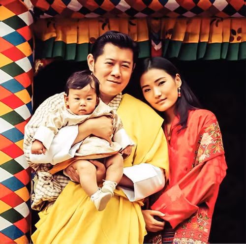 Hoàng tử bé Jigme Namgyel Wangch là con đầu lòng của vua Jigme Khesar Namgyel Wangchuck và hoàng hậu Jetsun Pema. Hoàng tử chính là người thừa kế ngai vàng trong tương lai.