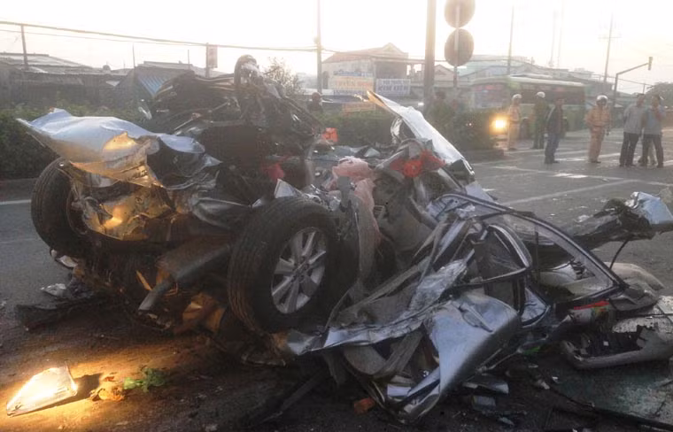 Không ai trên chiếc xe du lịch này sống sót.