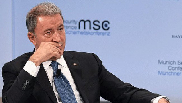 Theo Thông tấn xã Anadolu của Thổ Nhĩ Kỳ, ngày 29/2, Bộ trưởng quốc phòng Thổ Nhĩ Kỳ Hulusi Akar đã trực tiếp đến chiến tuyến tại tỉnh Idlib của Syria, để động viên khích lệ binh lính Quân đội Thổ Nhĩ Kỳ đang chiến đấu tại đây.