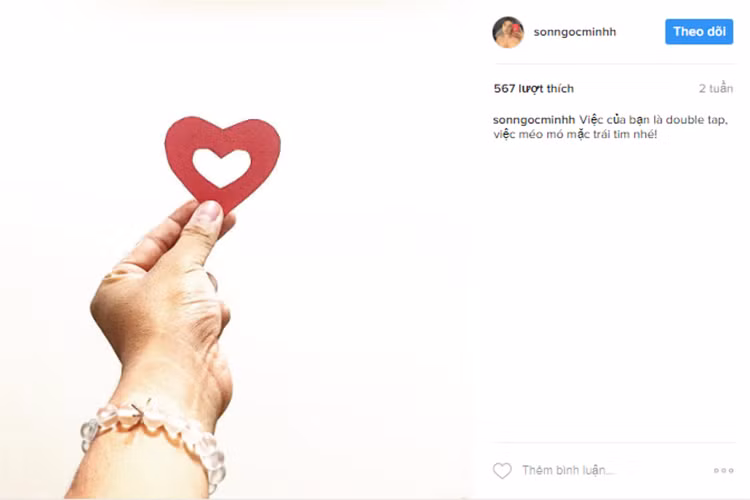 Sơn Ngọc Minh thậm chí còn sở hữu một chiếc vòng tay giống hệt của Erik. (Ảnh: chụp màn hình)