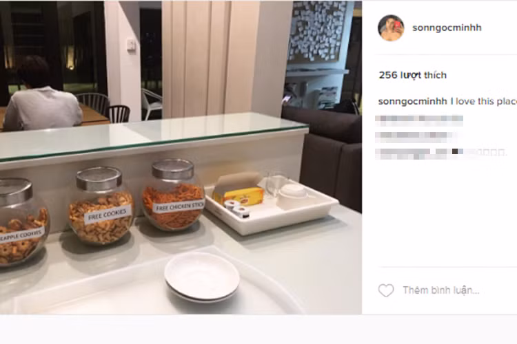 Các fans còn tinh mắt nhận ra tấm lưng của Erik trong một bức ảnh Sơn Ngọc Minh đăng tải trên trang cá nhân. (Ảnh: chụp màn hình)