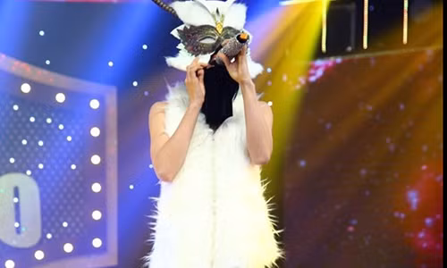 Toc Tien hoang khi nam thi sinh 