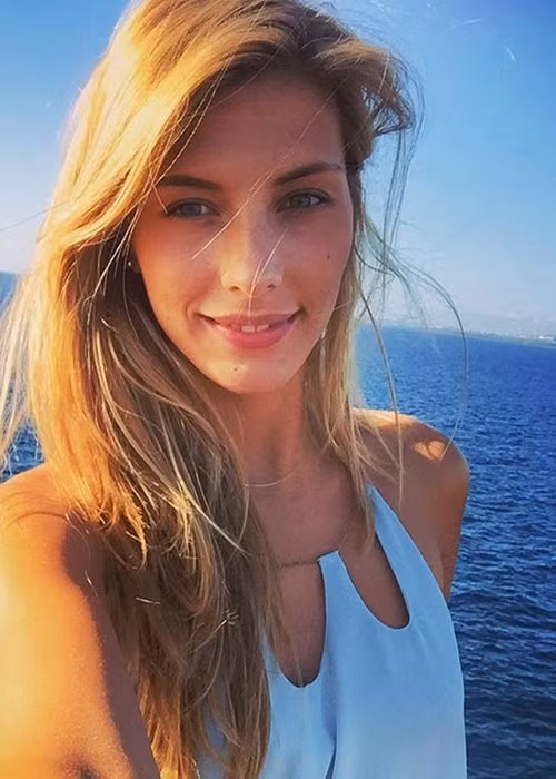 Ở đời thường, Camille rất thân thiện. Cô thích kết bạn và luôn giữ mối quan hệ tốt đẹp với bạn bè. (Ảnh: Instagram nhân vật)