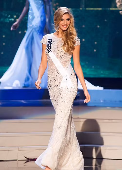 Sở hữu chiều cao nổi bật, cô gái khiến Hoa hậu Hoàn vũ Thế giới 2016 bị nghi đồng tính đã sớm bước chân vào nghề người mẫu. (Ảnh: Pinterest)