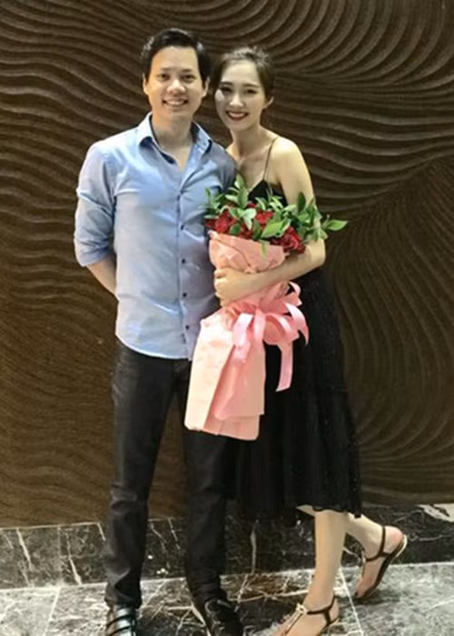 Là một trong những cặp tình nhân đẹp nhất Vbiz mùa Valentine 2017, Hoa hậu Thu Thảo - doanh nhân Trung Tín rất xứng đôi. Trong khi Thu Thảo xinh đẹp, dịu hiền thì Trung Tín điển trai, giàu có và giỏi giang. (Ảnh: Thể thao văn hóa)