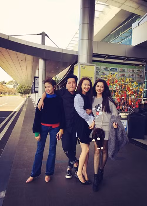 Dịp Tết Nguyên Đán vừa qua, Trường Giang còn theo Nhã Phương về quê. Có vẻ cặp đôi sắp về chung một nhà. Dù Nhã Phương - Trường Giang luôn bận rộn nhưng nhiều khả năng cả hai sẽ không quên hâm nóng tình yêu vào mùa Valentine này. (Ảnh: Thể thao văn hóa)