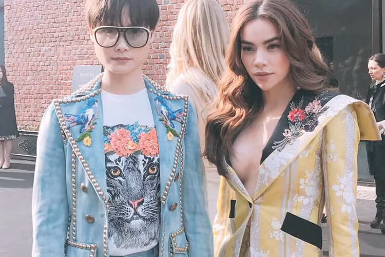 Hồ Ngọc Hà đọ sắc cùng ngôi sao Hoa ngữ Lý Vũ Xuân. Không chỉ cùng là ca sĩ, cả hai còn đều sinh năm 1984. (Ảnh: Dân Việt)