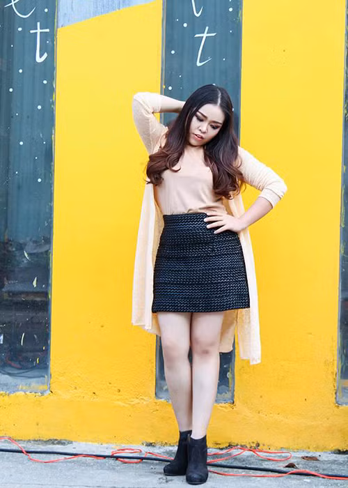 Với vóc dáng thon gọn, học trò ca sĩ Đông Nhi thoải mái lựa chọn trang phục để diện trên sân khấu cũng như ở đời thường. (Ảnh: FBNV)