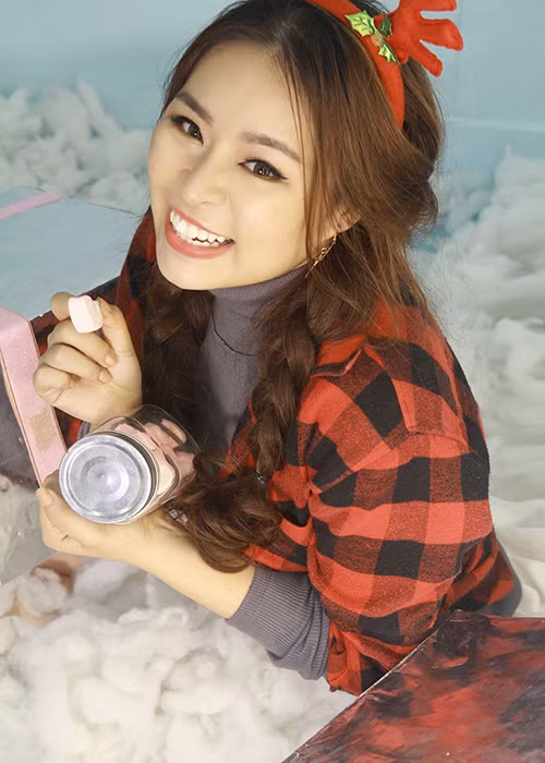 Sau “dao kéo”, gương mặt lẫn vóc dáng của Bảo Trâm đều hút ánh nhìn người đối diện. (Ảnh: FBNV)