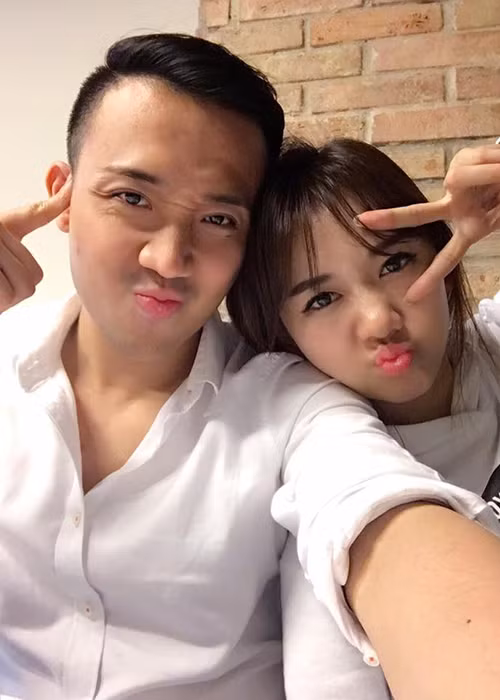 Trước đám cưới, cặp đôi Trấn Thành và Hari Won từng có khoảng thời gian hẹn hò đầy sóng gió. (Ảnh: FBNV)