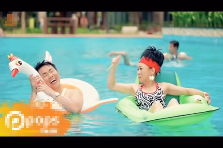  Việt Hương - Hoài Tâm từng là cặp đôi ăn khách ở hải ngoại trong một thời gian dài với các tiểu phẩm, clip hài. (Ảnh: Youtube)