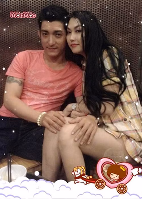 Gần đây, vụ ly hôn của Phi Thanh Vân và Bảo Duy ngày càng thêm ồn ào. Trước đó, cả hai đã có 3 năm bên nhau. Trong khoảng thời gian gắn bó, Phi Thanh Vân và Bảo Duy nhiều lần bảo vệ lẫn nhau trước sóng gió và dành những lời nói, cử chỉ tình cảm cho nhau. (Ảnh: FBNV) 