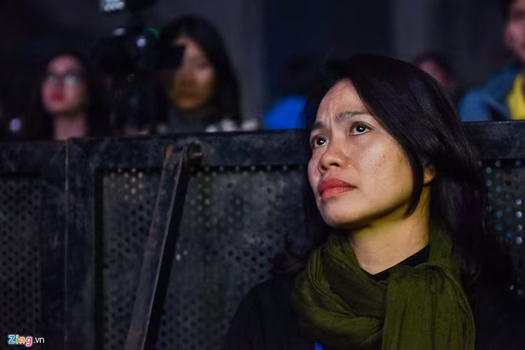 Vợ cố nhạc sĩ Trần Lập chia sẻ, nghị lực và bản lĩnh của chồng đã truyền lửa giúp chị tiếp tục sống và nuôi hai con khôn lớn. (Ảnh: Zing)