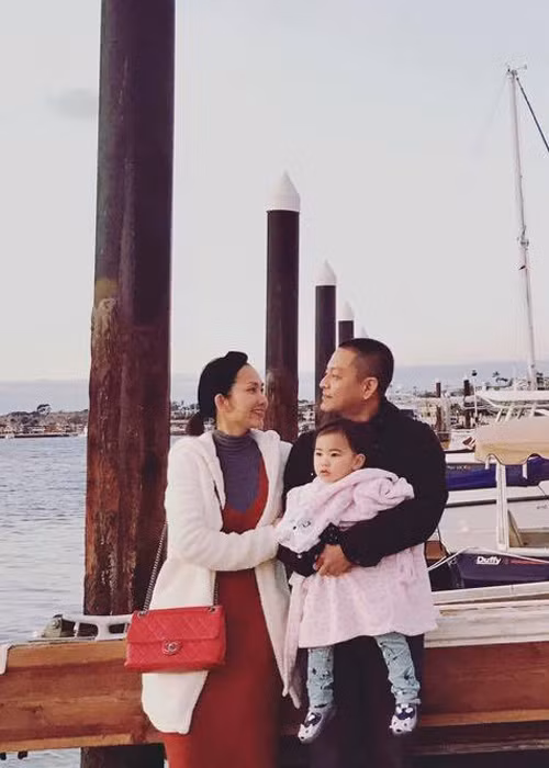 Nụ cười rạng rỡ luôn thường trực trên môi là một trong những minh chứng cho cuộc sống hạnh phúc của Kim Hiền ở trời Tây. (Ảnh: FBNV)