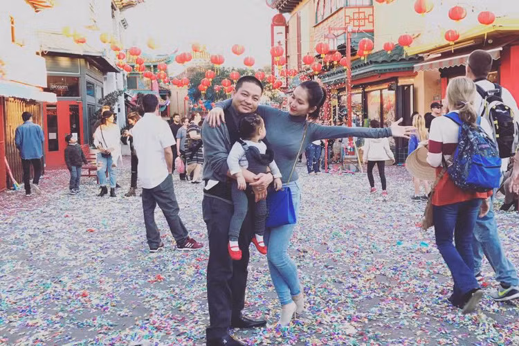 Trải qua cuộc hôn nhân đầu không trọn vẹn, năm 2014, “nàng Út Ráng” lên xe hoa lần 2 với doanh nhân Việt kiều Andy. (Ảnh: FBNV)