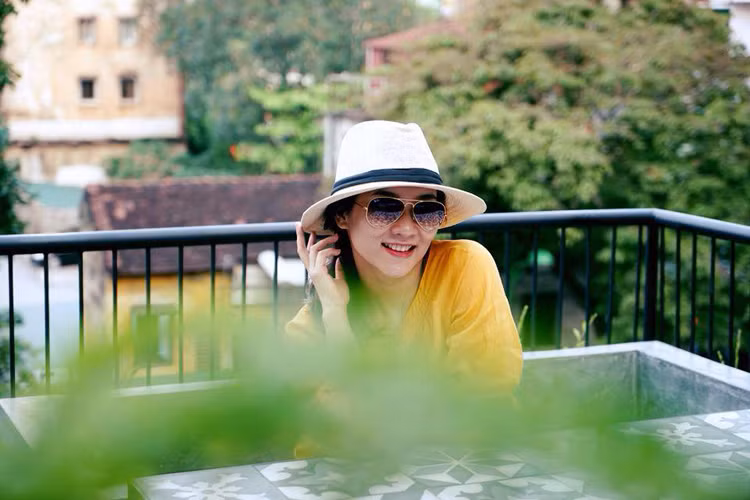 Ở tuổi 33 và đã làm mẹ nhưng BTV Khánh Trang vẫn giữ được vẻ trẻ trung, xinh đẹp. (Ảnh: FBNV)