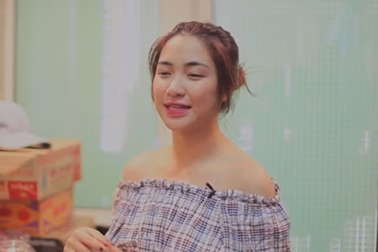 Sau khi bị nhiều khán giả chê béo, Hòa Minzy quyết tâm giảm cân. Cô thay đổi chế độ ăn uống và chăm chỉ tập gym. (Ảnh: Thể thao văn hóa)