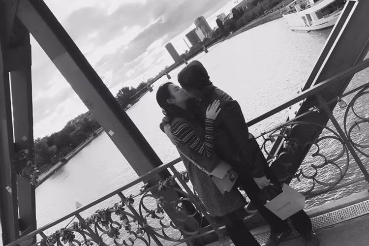 Trước Tết Nguyên Đán vừa qua, Hoa hậu Thu Ngân bất ngờ lên xe hoa với doanh nhân Doãn Văn Phương. Mới đây, người đẹp lần đầu khoe ảnh trong thời gian hẹn hò bên ông xã. (Ảnh: FBNV)