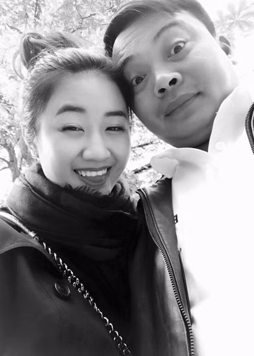 Khoảnh khắc người đẹp gốc Hải Phòng nhí nhảnh bên “nửa kia” của mình trong chuyến du lịch khi còn hẹn hò. (Ảnh: FBNV)