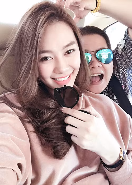 Trong khi vợ cũ Lâm Vinh Hải nhận được sự cảm thông của dư luận, Linh Chi bị nhiều cư dân mạng chỉ trích. (Ảnh: FBNV)