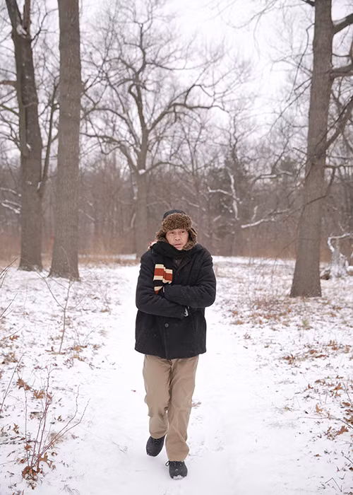 Với trải nghiệm bản thân nhiều năm sống ở nước ngoài, sự đồng cảm với tâm trạng của người sống xa quê và lặn lội nhiều chuyến đi sang tận Bắc Mỹ để đóng phim giữa trời tuyết, Hoài Linh đã cố gắng hơn cả sức mình và thực sự đã “rút ruột” trong bộ phim đầy cảm xúc này.