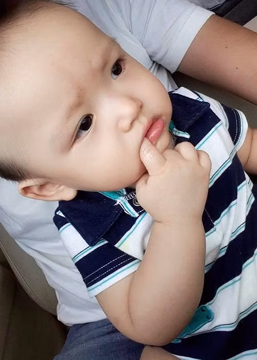 Hiện tại, bé Tấn Đức đang ở với Phi Thanh Vân sau khi Bảo Duy viết đơn ly hôn sau 3 năm chung sống. (Ảnh: Facebook nhân vật)