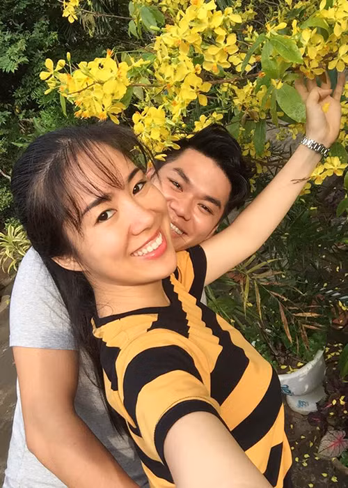 Dịp Tết Nguyên Đán vừa qua, Phạm Trung Kiên lần đầu đón năm mới cùng gia đình Lê Phương ở Trà Vinh. Được biết, cặp đôi đã lên kế hoạch cụ thể về đám cưới nhưng muốn giữ kín. (Ảnh: FBNV)