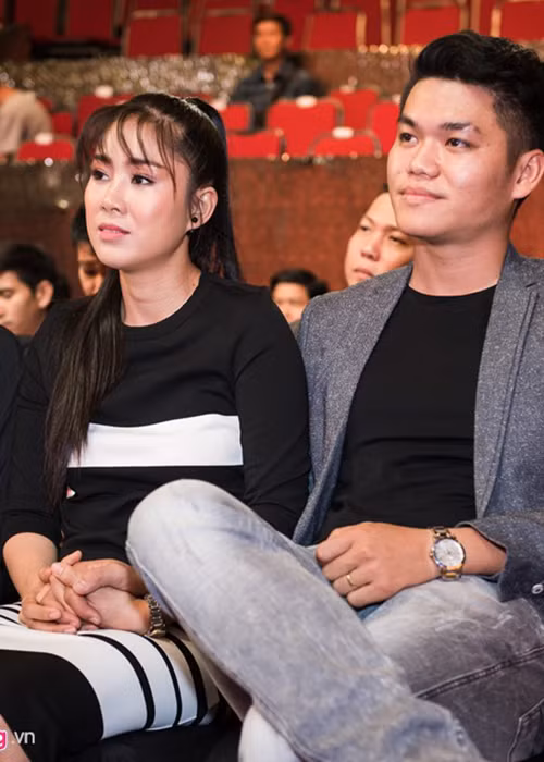 Bạn trai của Lê Phương từng đạt giải nhất chương trình Tiếng hát Truyền hình TP HCM năm 2013. Bởi vậy, tham gia Ngôi sao phương Nam, Lê Phương được Trung Kiên hỗ trợ về kiến thức thanh nhạc. (Ảnh: Zing)