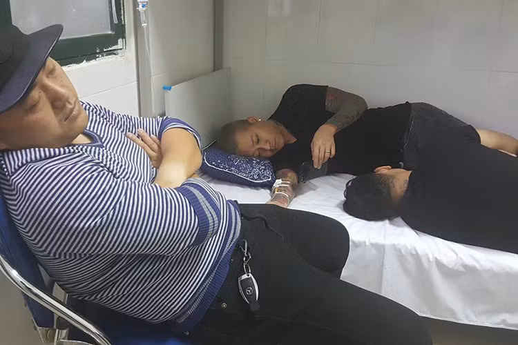 Mới nhất, trên trang cá nhân, Tuấn Hưng thông báo anh đã xuất viện và sức khỏe đã khá hơn để khán giả yên tâm. (Ảnh: FBNV)