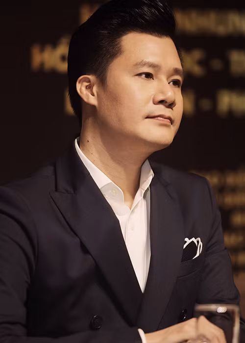 Các khách mời trong liveshow của Quang Dũng là những người bạn thân thiết trong đời sống và những đồng nghiệp đã gắn bó với nam ca sĩ trong những bài song ca.