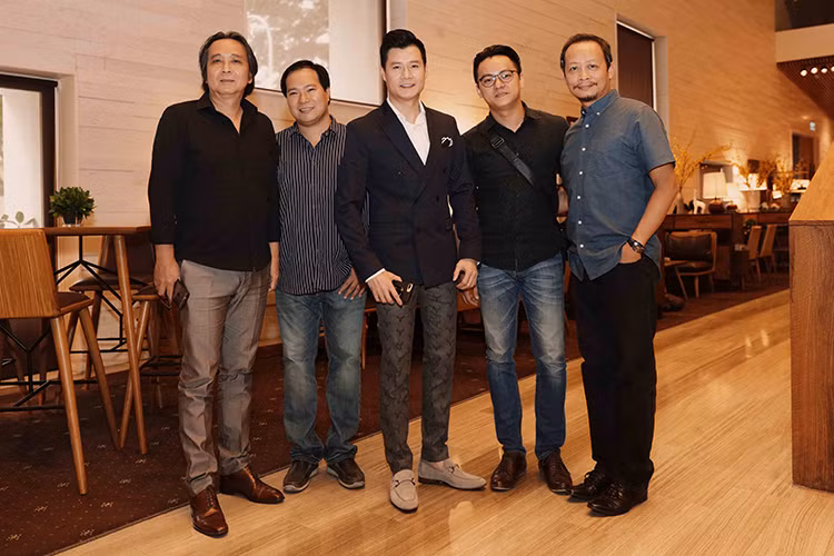 Quang Dũng sẽ làm liveshow ở 3 địa điểm với 3 đêm diễn: TP HCM (ngày 18/3), tại Hà Nội (31/3) và California, Mỹ (14/5).