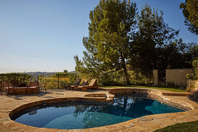 Ngoài các hoạt động thể dục thể thao, những người có mặt ở trung tâm còn được tham gia vào các hoạt động giải trí như dã ngoại, bơi lội, khiêu vũ, xem và bình luận phim. Ảnh: Newport Academy.