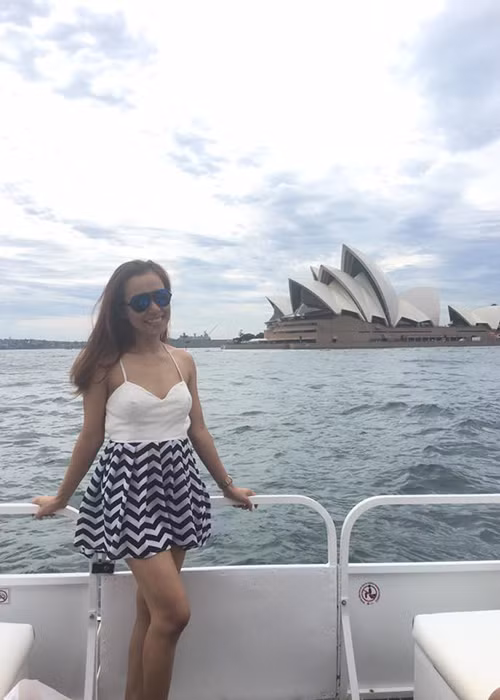 Năm 2009, Lý Thanh Thảo từng lên hoa nhưng cuộc hôn nhân đầu tiên này chỉ kéo dài được gần 2 năm. (Ảnh: FBVN)