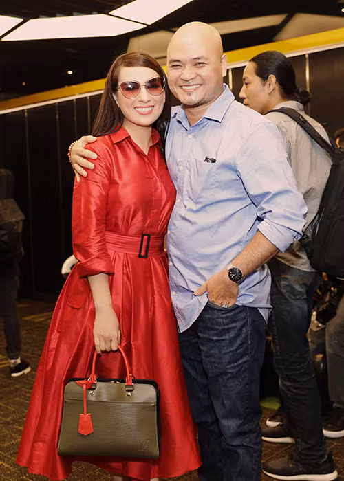  Hình ảnh Phi Nhung xinh đẹp, rạng rỡ trong buổi họp báo ra mắt gameshow Ban nhạc quyền năng vừa diễn ra.