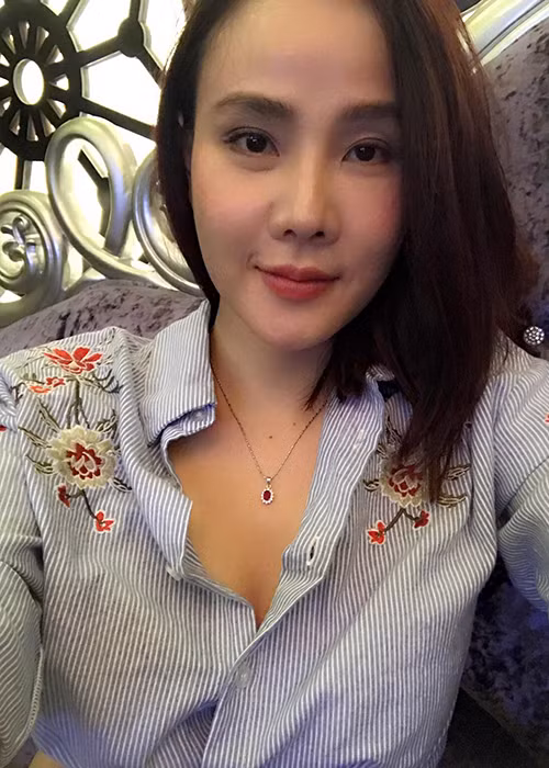 Sau khi chia tay người chồng thứ 2, cựu người mẫu dành phần lớn thời gian cho công việc. Cô tập trung kinh doanh ở lĩnh vực làm đẹp. Với Dương Yến Ngọc, công việc vừa mang lại thu nhập vừa giúp cô đỡ nhớ con. (Ảnh: FBNV)