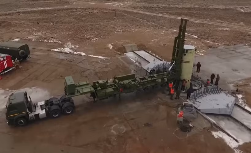 Đây cũng được xem là hướng tấn công chính của Nga trong trường hợp nổ ra chiến tranh, bởi hệ thống phòng thủ tên lửa của Mỹ triển khai tại đây theo đánh giá là khá mỏng.