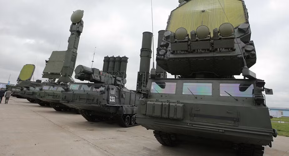 Giới phân tích cho rằng với chiều dài biên giới phía Bắc nước Nga, không thể đảm bảo việc triển khai các hệ thống phòng thủ chống tên lửa đạn đạo và phòng không theo cách đảm bảo tiêu diệt hàng chục, hàng trăm hoặc thậm chí hàng ngàn tên lửa.