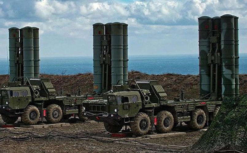 "Máy bay Thổ Nhĩ Kỳ thậm chí sẽ không dám đến gần biên giới Iraq nếu chúng tôi có S-400. So với các tên lửa của Nga (hệ thống S-400), F-16 của Ankara chỉ là đồ chơi trẻ em", một đại diện quân đội Iraq tuyên bố.