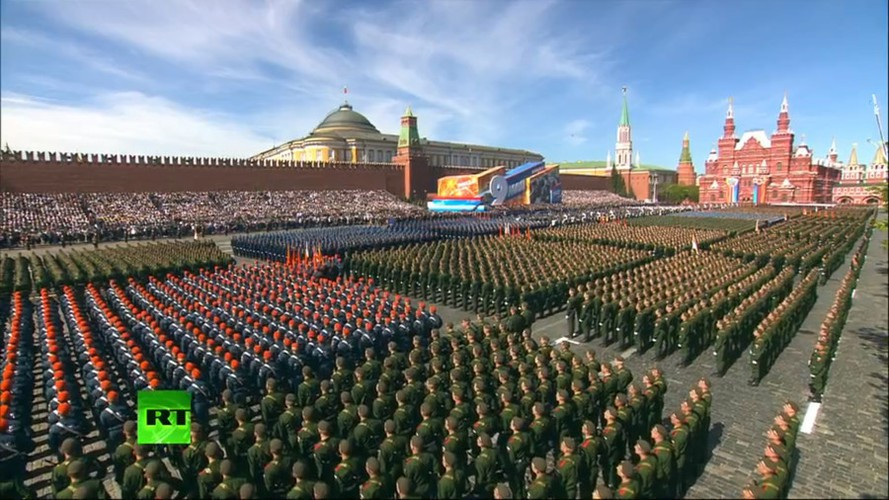 "Bên cạnh đó là đình chỉ thi đấu thể thao, văn hóa, giải trí và các sự kiện đại chúng khác đằng sau hàng rào của các đơn vị quân đội. Đồng thời việc kiểm soát y tế đối với quân nhân đã được tăng cường".