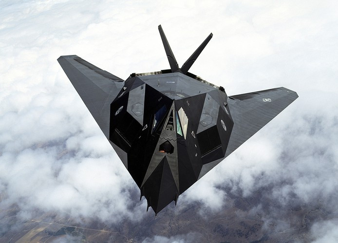 Thực tế dù bị rút ra khỏi biên chế, tuy nhiên thời gian gần đây, loại máy bay tàng hình F-117 biệt danh "bóng ma đêm" lại liên tục xuất hiện trên bầu trời thuộc khu vực "thung lũng Chết", bang Nevada, nước Mỹ.