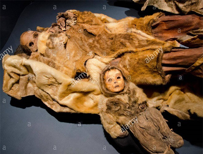 Ám ảnh ánh mắt của xác ướp bé trai 6 tháng tuổi bị chôn sống theo mẹ - Hình 10 Am anh anh mat cua xac uop be trai 6 thang tuoi bi chon song theo me-Hinh-10