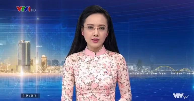 BTV Hoai Anh voi “su co” gay thuong nho khi dan ban tin Thoi su