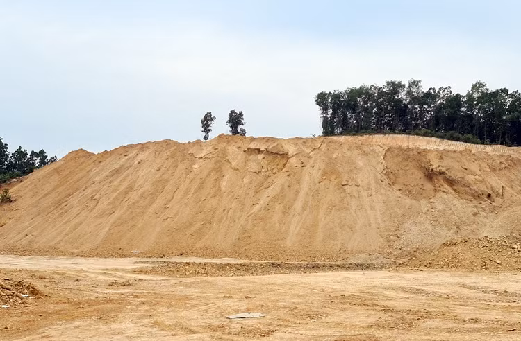 Dự án vẫn đang vấp phải sự phản đối của nhiều hộ dân vì họ lo ngại khi dự án đi vào hoạt động sẽ gây ô nhiễm không khí, nguồn nước, ảnh hưởng đến sức khỏe của mọi người…