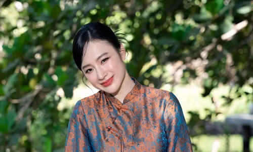 Angela Phuong Trinh noi gi ve tin don no nan?