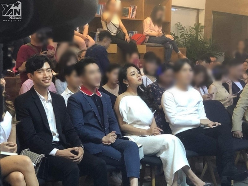 Năm 2020, Thái Trinh chạm mặt bạn trai cũ tại sự kiện. Cả hai có chào hỏi nhau lúc gặp nhưng Thái Trinh tỏ ra không thoải mái nên Quang Đăng cũng không nói thêm. Ảnh: Yan.