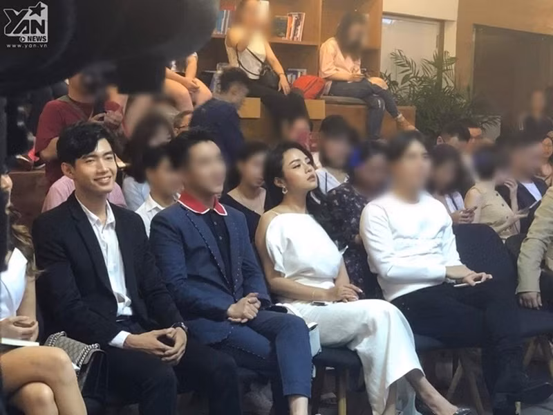 Năm 2020, Thái Trinh chạm mặt bạn trai cũ tại sự kiện. Cả hai có chào hỏi nhau lúc gặp nhưng Thái Trinh tỏ ra không thoải mái nên Quang Đăng cũng không nói thêm. Ảnh: Yan.